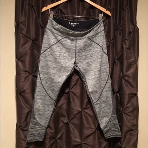 Capri length leggings Grey